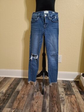 Frame Denim Cropped Distressed Ankle Jeans in Medium Blue 25
